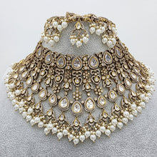 White Bridal Mossinate Polki Victorian Necklace, Sabyasachi Necklace, Wedding necklace, Semi Precious Jewelry, Bollywood Celebrity Necklace