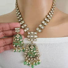 Green Kundan Necklace / Mid Length Kundan Necklace/ Bollywood Jewelry/ Indian jewelry/ Pakistani / punjabi necklace/indian wedding
