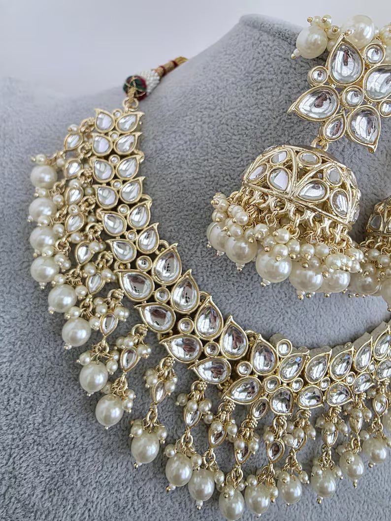 White Pearl Kundan Necklace Set with Big Jhumka and Tikka/Kundan Choker/ Bollywood Jewelry/ Indian jewelry/Pakistani / Punjabi necklace