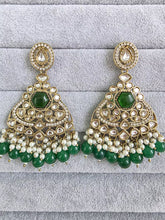 Green Kundan Earrings/Indian Earrings/pearl Earring/Pakistani Earrings/Statement Earrings/Long chandelier/bridal earrings