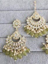 Mehendi Green Gold Kundan Tikka w/Earring Set/ Indian Bridal Maang Tikka /Teeka Tika Headpiece Handmade Pearl Jewelry For Women Bollywood