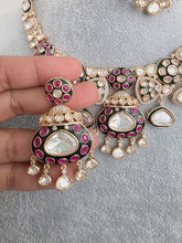 RubyGreen Fine Kundan Necklace Set /Kundan Choker / Bollywood Jewelry / Indian jewelry /Pakistani necklace/bridal necklace/Indian wedding