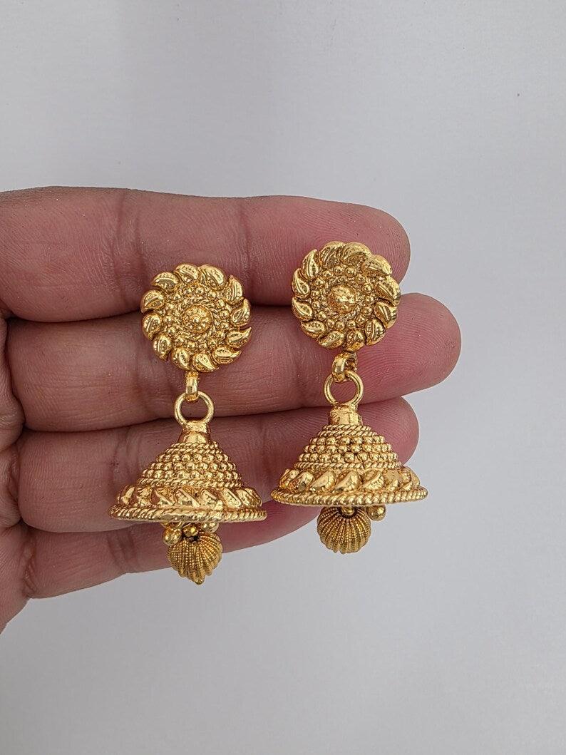 Antique gold plated Jhumka/Jhumka/Indian Jewelry/Pakistani/Punjabi/Indian/Statement earring/Bridal earring/Indian wedding