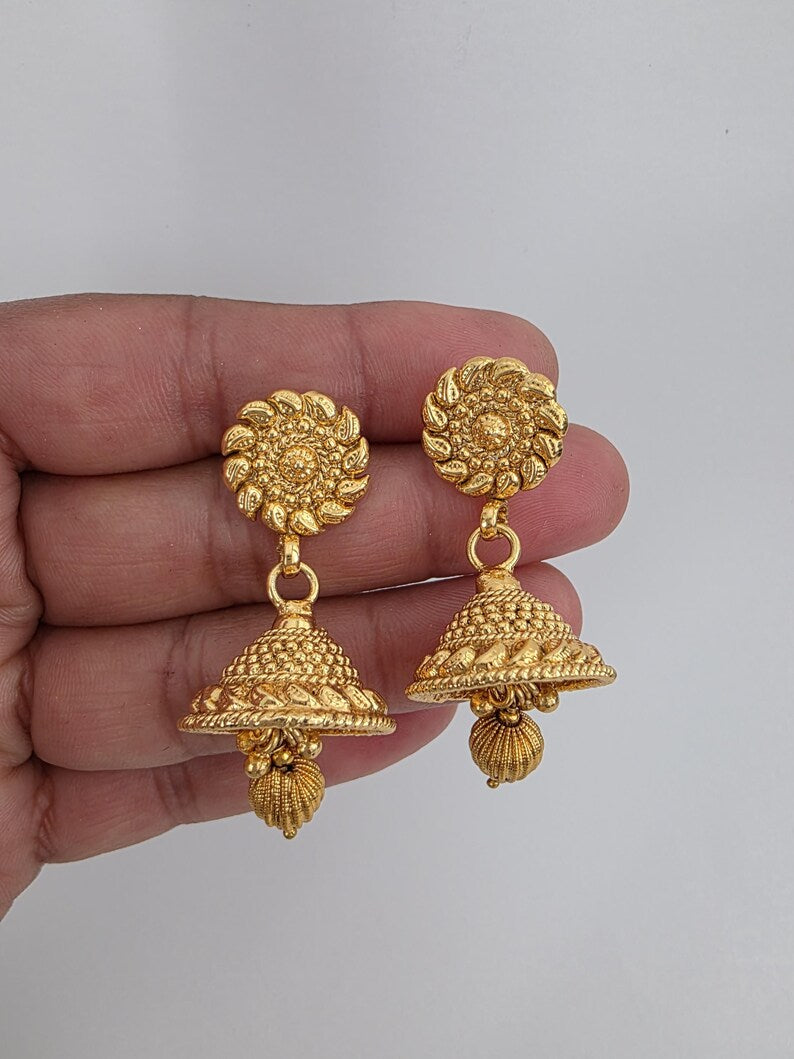 Antique gold plated Jhumka/Jhumka/Indian Jewelry/Pakistani/Punjabi/Indian/Statement earring/Bridal earring/Indian wedding