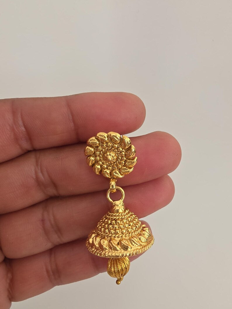 Antique gold plated Jhumka/Jhumka/Indian Jewelry/Pakistani/Punjabi/Indian/Statement earring/Bridal earring/Indian wedding