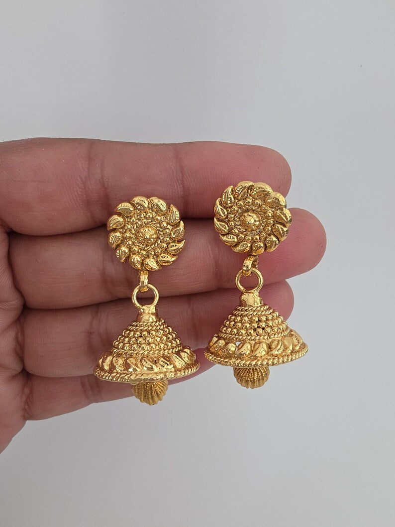 Antique gold plated Jhumka/Jhumka/Indian Jewelry/Pakistani/Punjabi/Indian/Statement earring/Bridal earring/Indian wedding