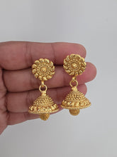 Antique gold plated Jhumka/Jhumka/Indian Jewelry/Pakistani/Punjabi/Indian/Statement earring/Bridal earring/Indian wedding