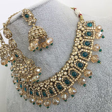 Green Stones Kundan Necklace Set/ Kundan Choker/Bollywood Jewelry/ Indian jewelry/Pakistani necklace/ punjabi/bridal necklace/indian wedding