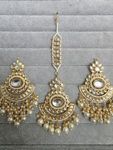 White Kundan Tikka Earrings Set /Indian Bridal Maang Tikka set/ Kundan earrings/ Jaggo, Mayya Jewelry/ Indian jewelry/ Bridesmaid Gift