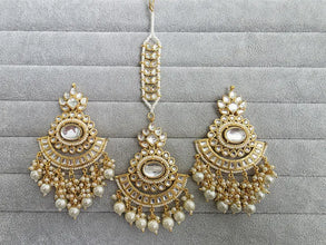 White Kundan Tikka Earrings Set /Indian Bridal Maang Tikka set/ Kundan earrings/ Jaggo, Mayya Jewelry/ Indian jewelry/ Bridesmaid Gift