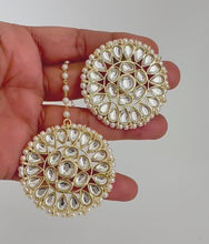 Kundan Tikka w/ Earring Set- Indian Bridal Maang Tikka, Teeka, Tika Headpiece - Handmade Pearl Jewelry For Women - Bollywood Bridesmaid Gift
